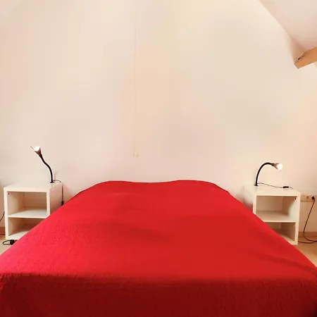 Coachman's House Near Roermond With Garden, Cleaning Included Holiday home Sint Odilienberg