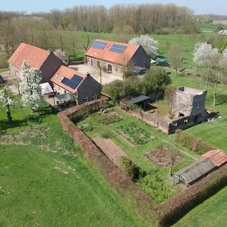 Coachman's House Near Roermond With Garden, Cleaning Included Holiday home Sint Odilienberg